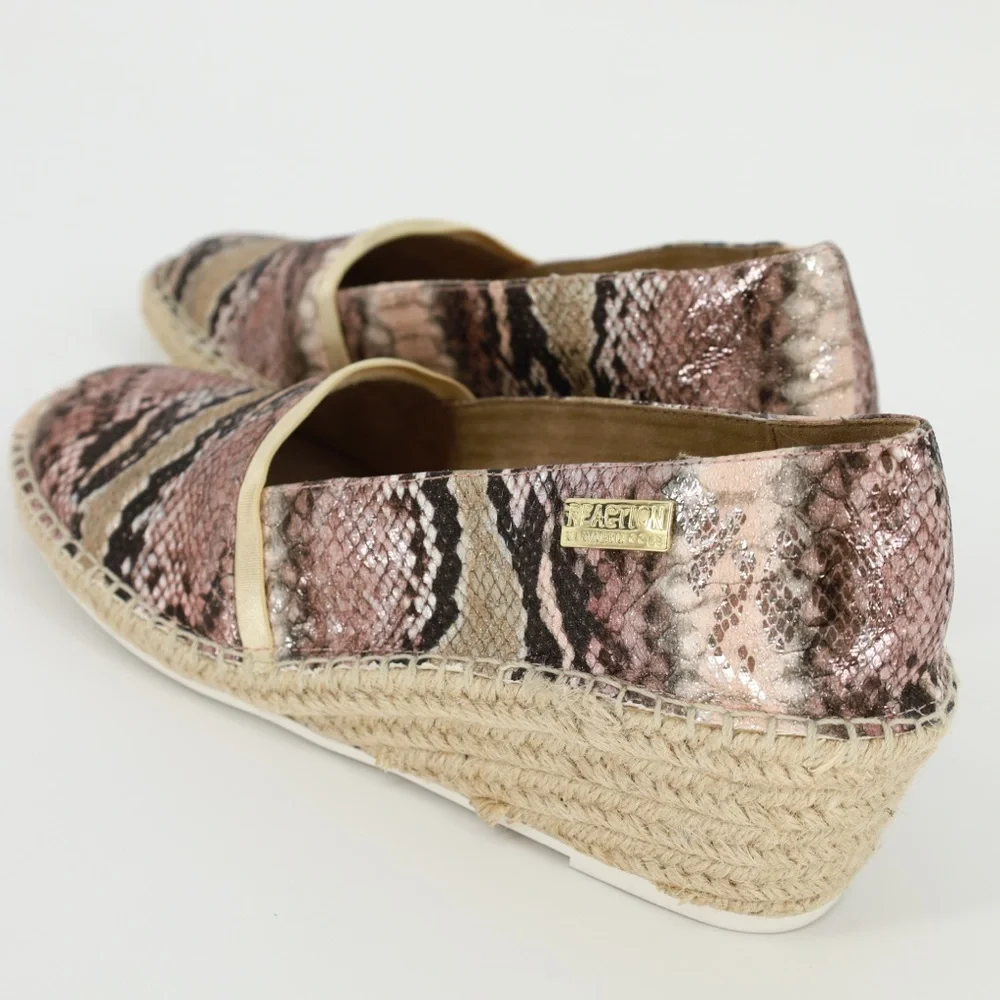 KENNETH COLE REACTION Clo A-Line‎ Wedge